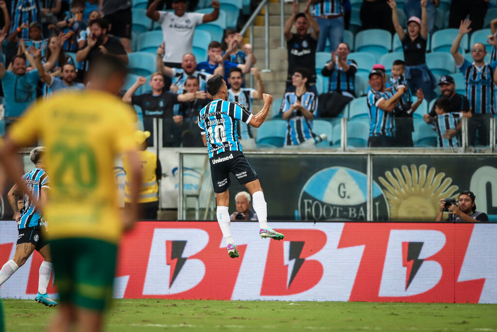 Com gol de Cristaldo, Grêmio vence o Cuiabá por 1 a 0