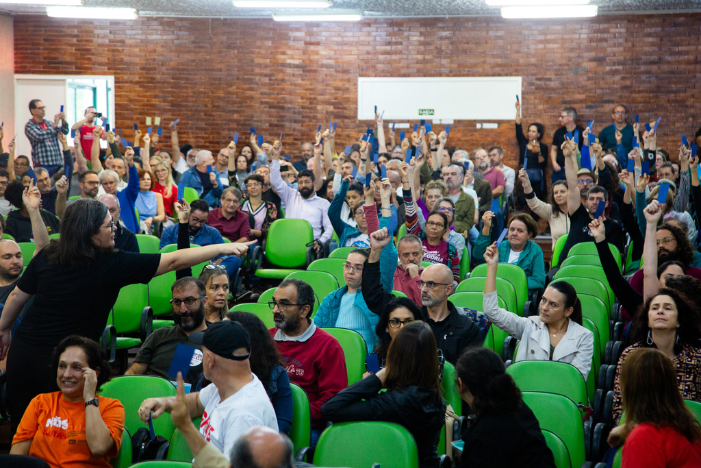 Professores da UFSM aprovam greve; aulas devem ser paralisadas a partir desta quinta-feira