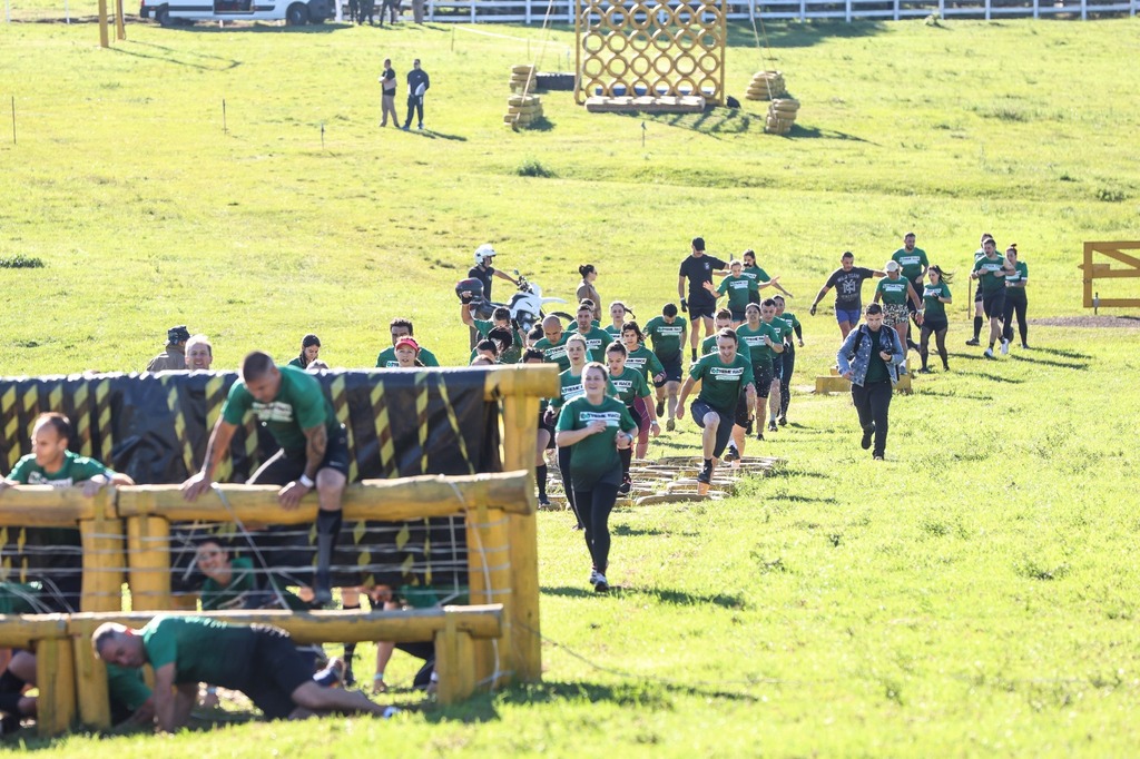 Realizado pela Brigada Militar em parceria com o Sesc, competição com obstáculos reúne 122 corredores em Itaara