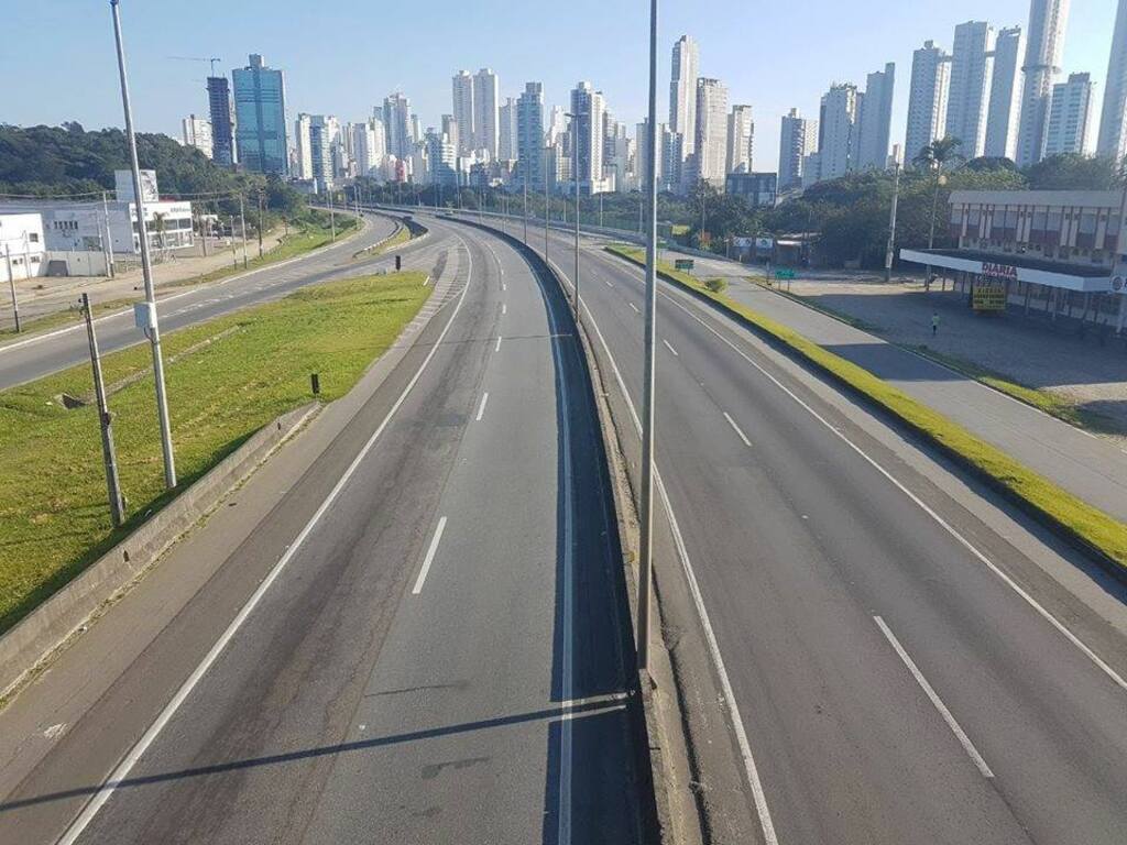 Pavimento nas marginais da BR-101, em Balneário Camboriú, receberá obras de conservação