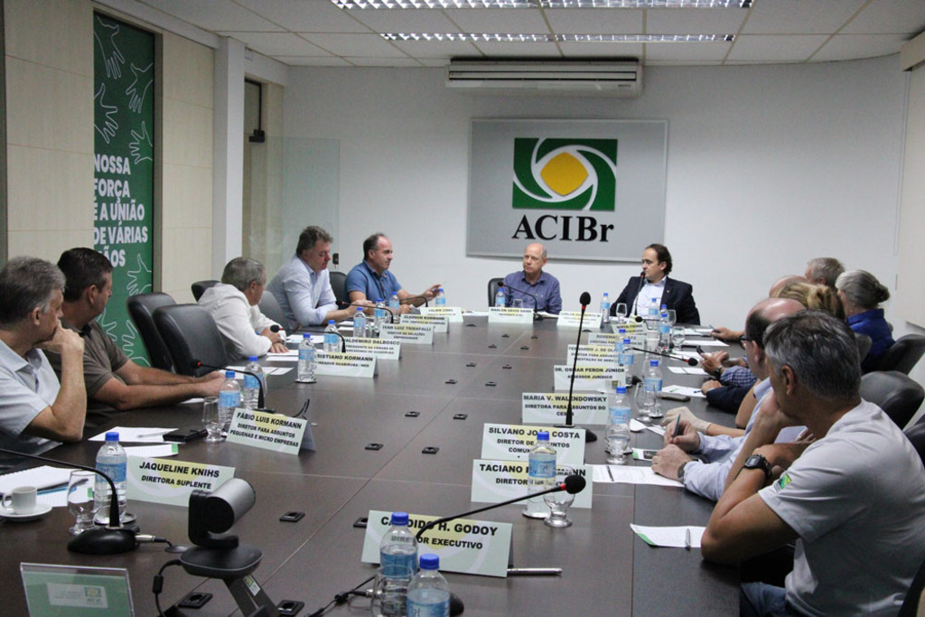 ACIBr recebe deputado estadual Carlos Humberto (PL) em sua reunião de diretoria
