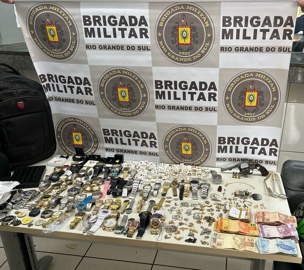 título imagem Assaltante é preso após roubar relojoaria e agredir proprietário em cidade da região
