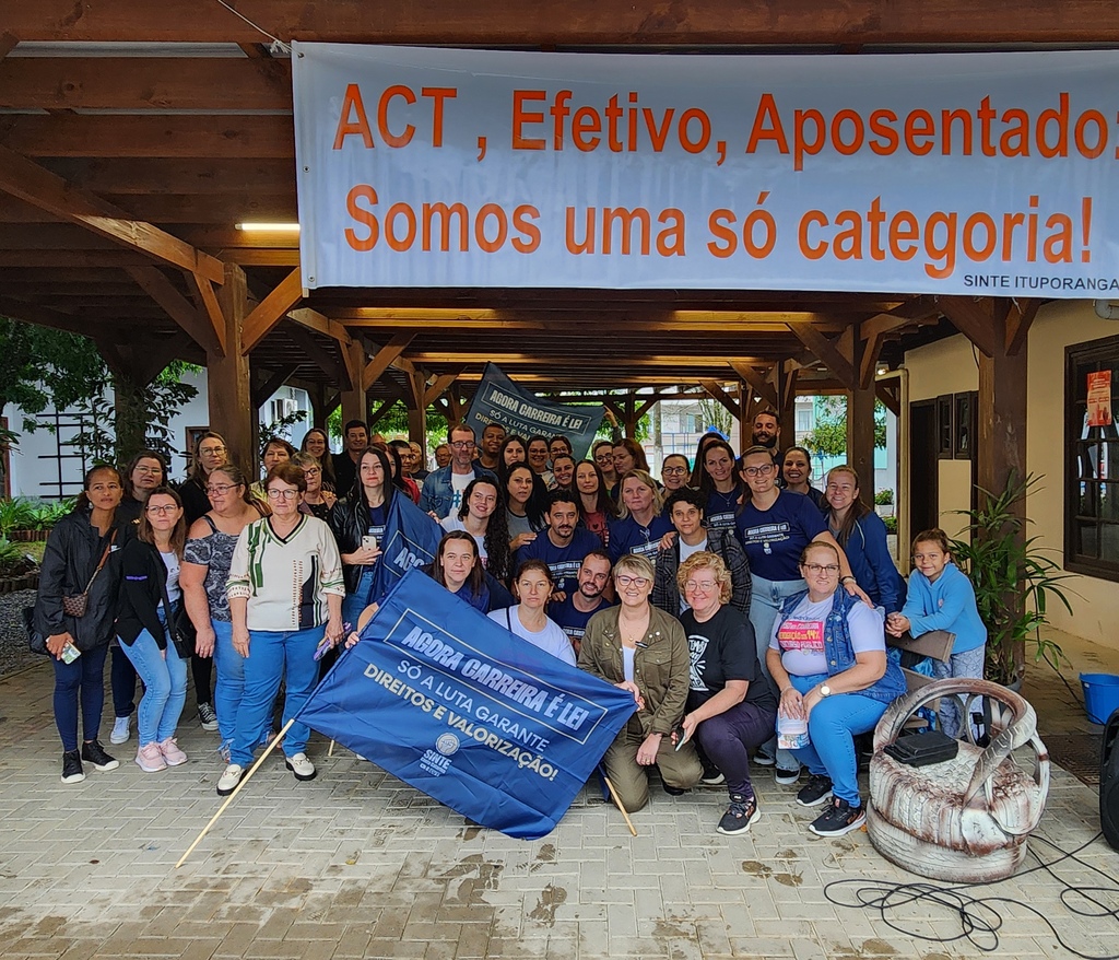 Greve do magistério: conheça os principais motivos para a paralisação dos profissionais da educação em Santa Catarina