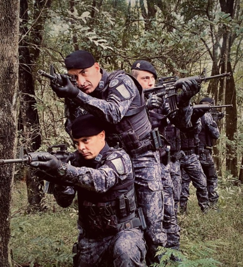 Comunicação Social - 6ºBPChq - Os policiais de Uruguaiana já receberam os novos uniformes.
