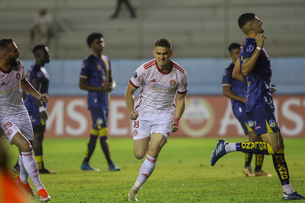Foto: Ricardo Duarte - Inter - Colombiano cobrou pênalti no alto para fazer o segundo gol dos gaúchos; Wesley havia aberto o placar