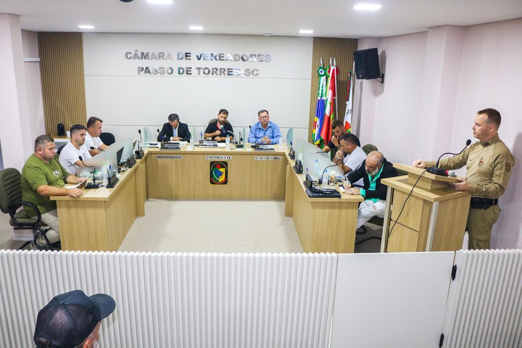 CAPITÃO FABER AGRADECE O APOIO DOS VEREADORES NA SESSÃO DA CÂMARA DE PASSO DE TORRES