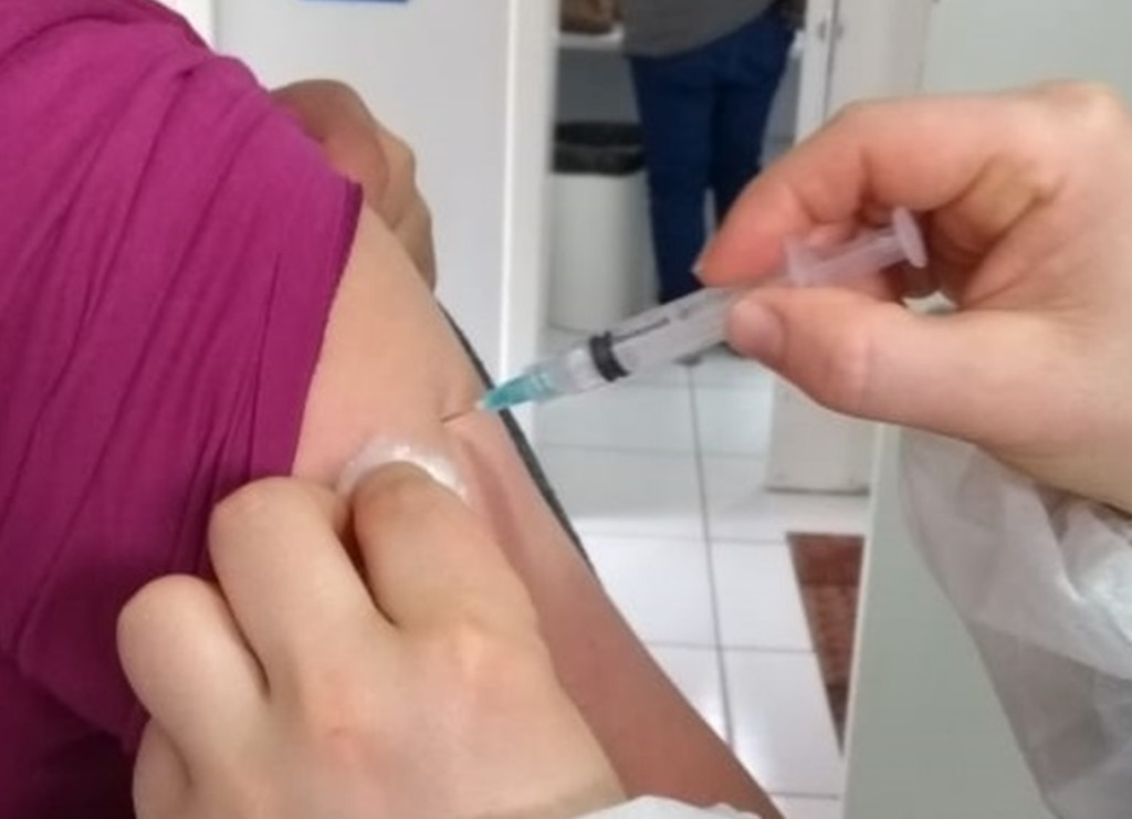 Vacina contra a gripe está liberada para aplicação em crianças de até 12 anos