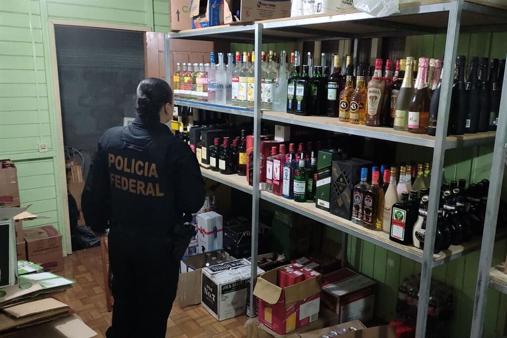 Polícia Federal realiza operação contra importação irregular de mercadorias
