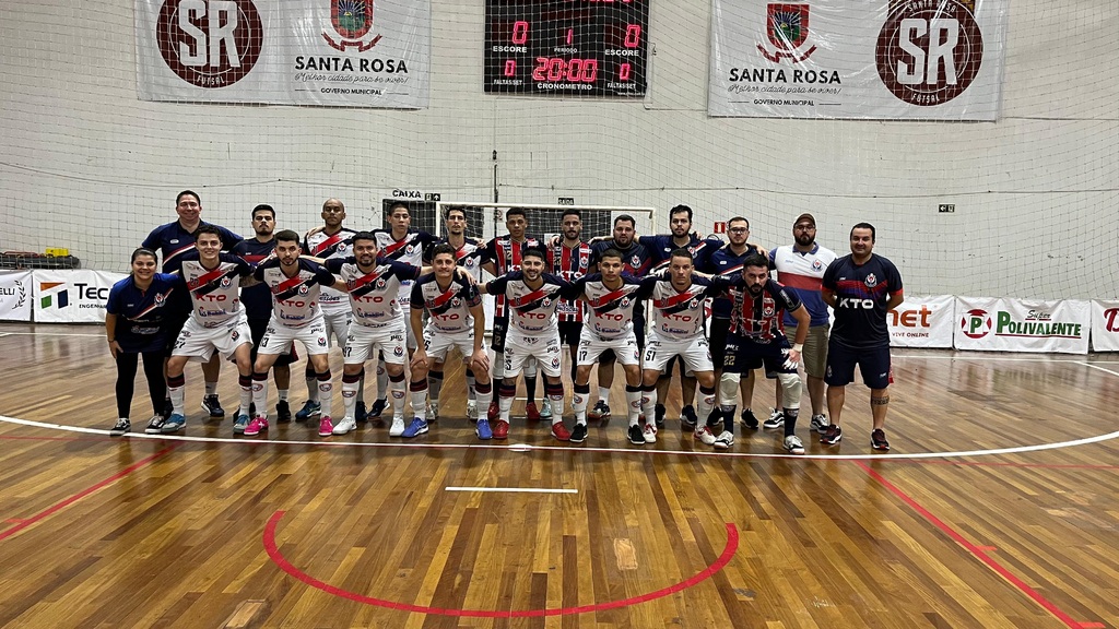 AEU garante o primeiro lugar após vencer o Santa Rosa Futsal