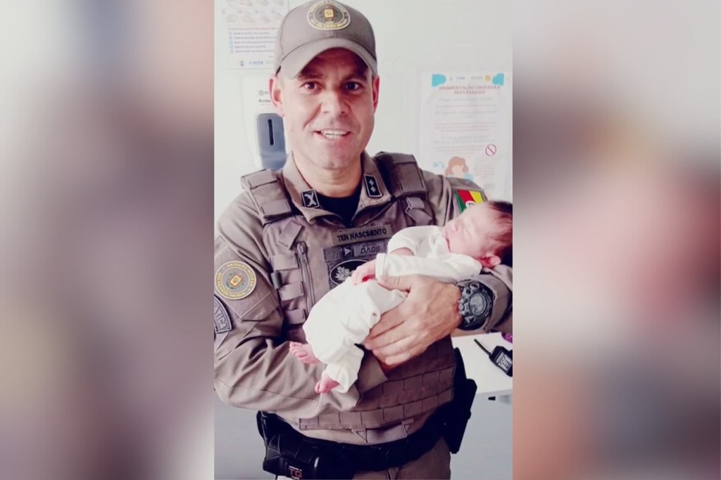 Foto: Brigada Militar - Tenente Nascimento foi um dos responsáveis pelo socorro e reanimação do bebê