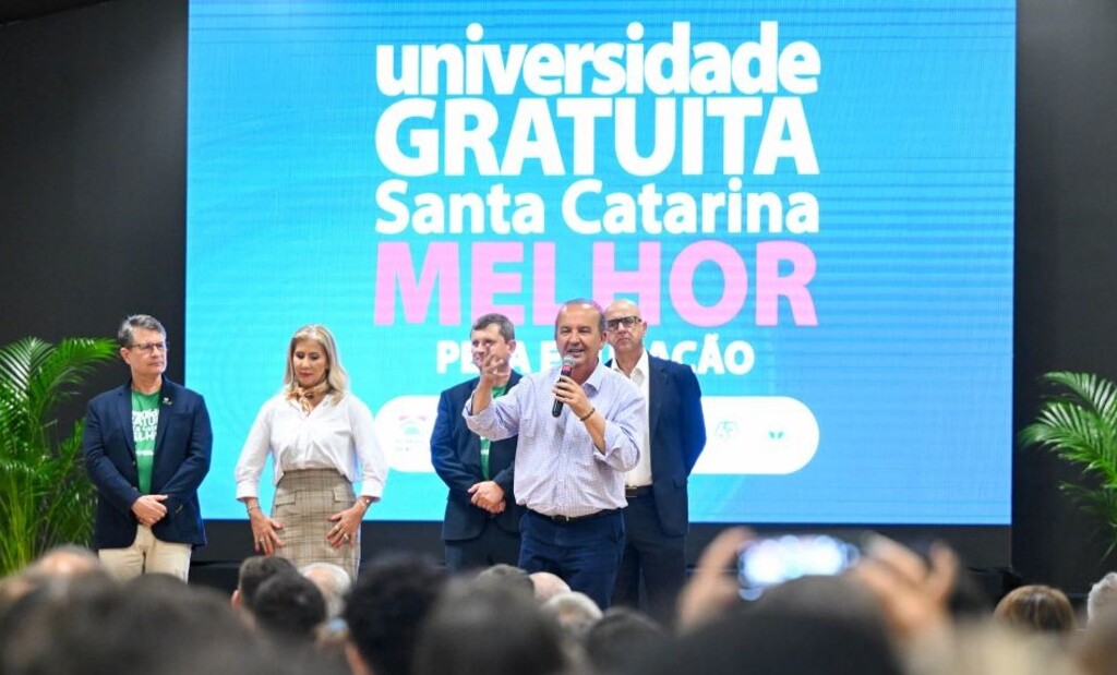 Governador participa de encontro sobre o programa Universidade Gratuita em Joinville