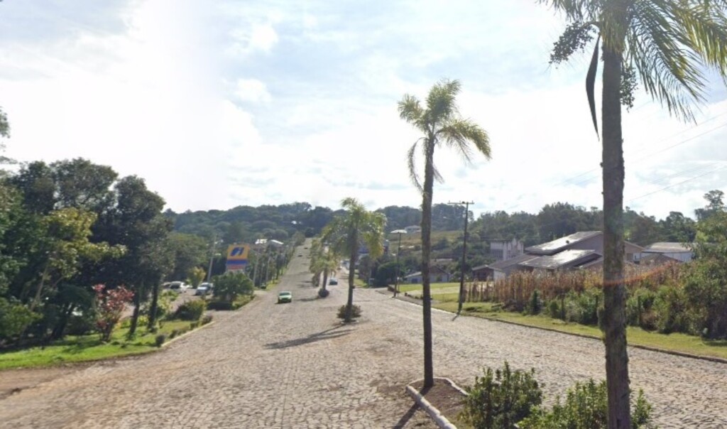 Foto: Google Maps (Reprodução) - Gilberto Ventura Rodrigues, 31 anos, foi morto na noite de quarta-feira na Avenida Osvaldo Zambonato, no centro da cidade