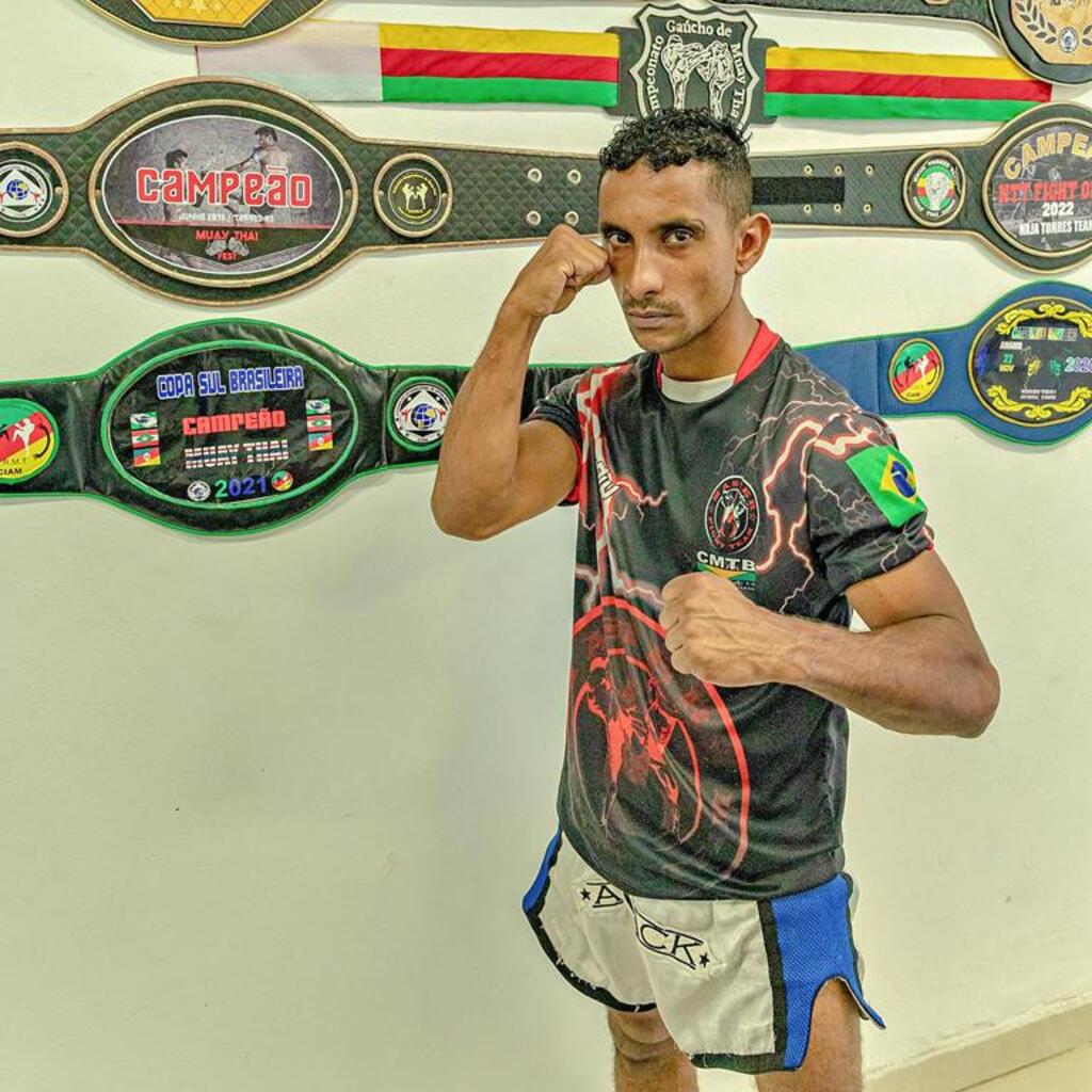 ATLETA MATHEUS CAMY LEVARÁ O NOME DO MUNICÍPIO DE PASSO DE TORRES A MAIS UM IMPORTANTE CAMPEONATO DE MUAY THAI