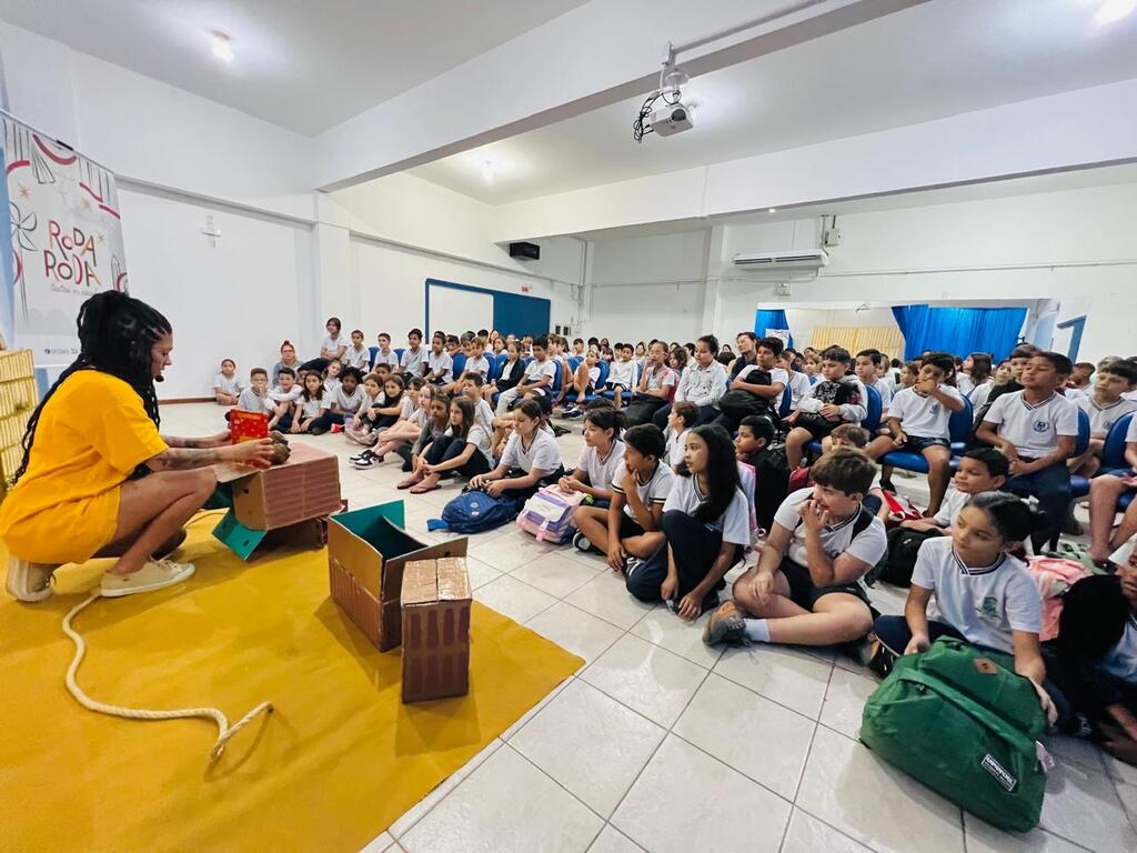 Projeto Roda-Roda: Teatro na Escola finaliza turnê em SC, contemplando 3,5 mil alunos