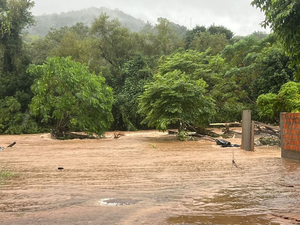 título imagem ​Estado registra 55 vítimas fatais pelas enchentes