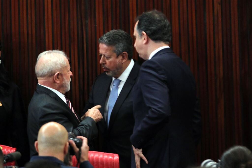 título imagem Representantes do Senado, Câmara e STF acompanham Lula em comitiva ao Estado