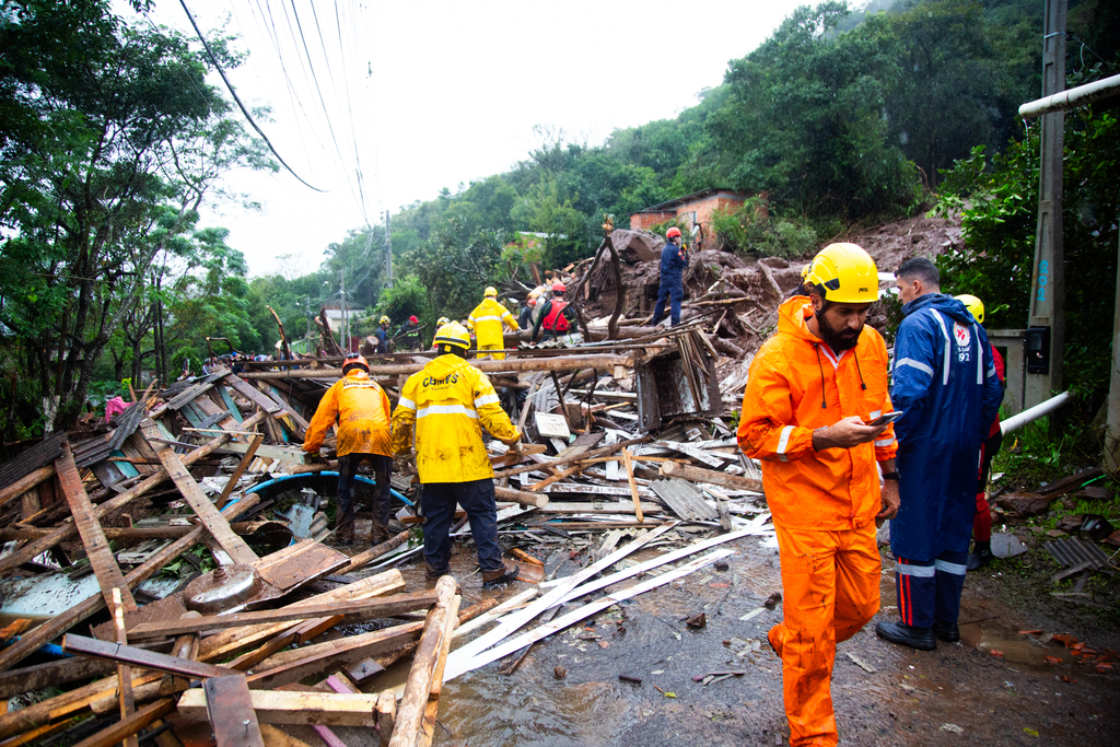 Rio Grande do Sul registra a 83 mortes por conta das enchentes; 111 pessoas estão desaparecidas