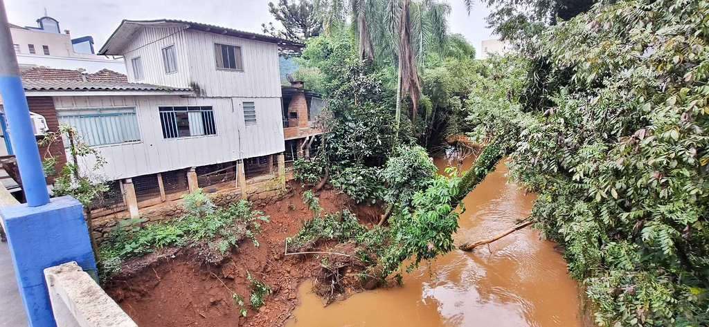 Governador Jorginho Mello visita Capinzal para avaliar estragos causados pela chuva e promete apoio à reconstrução