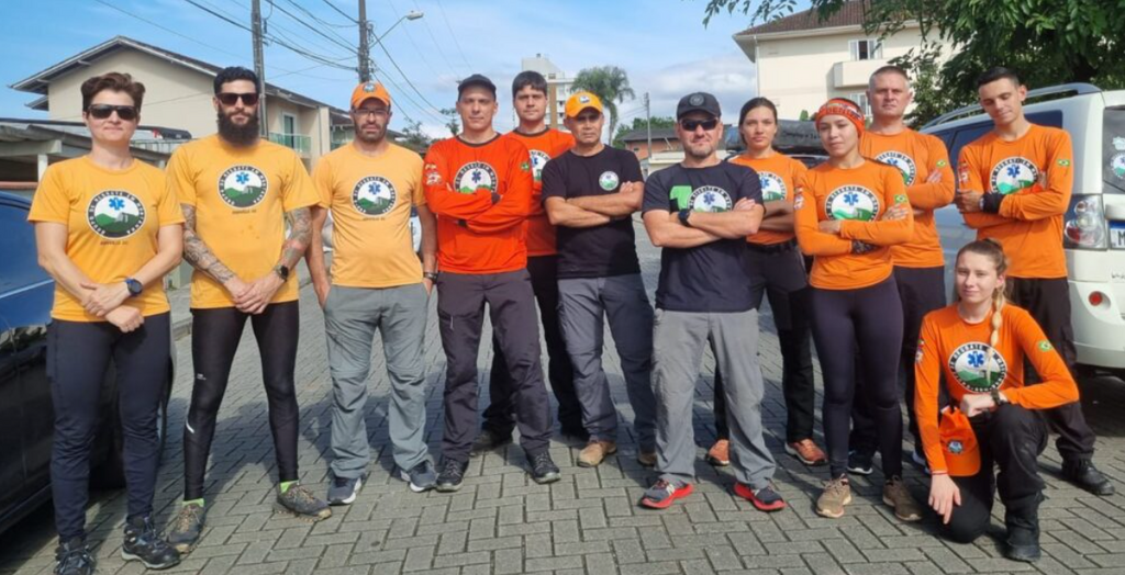 Grupo de Resgate em Montanhas de Joinville se une ao esforço de resgate no Rio Grande do Sul