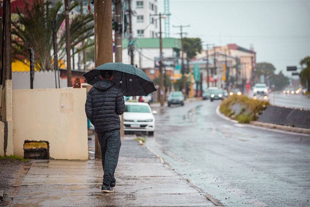 Santa Maria já registra 115mm de chuva durante o fim de semana; próximos dias devem ter queda nas temperaturas