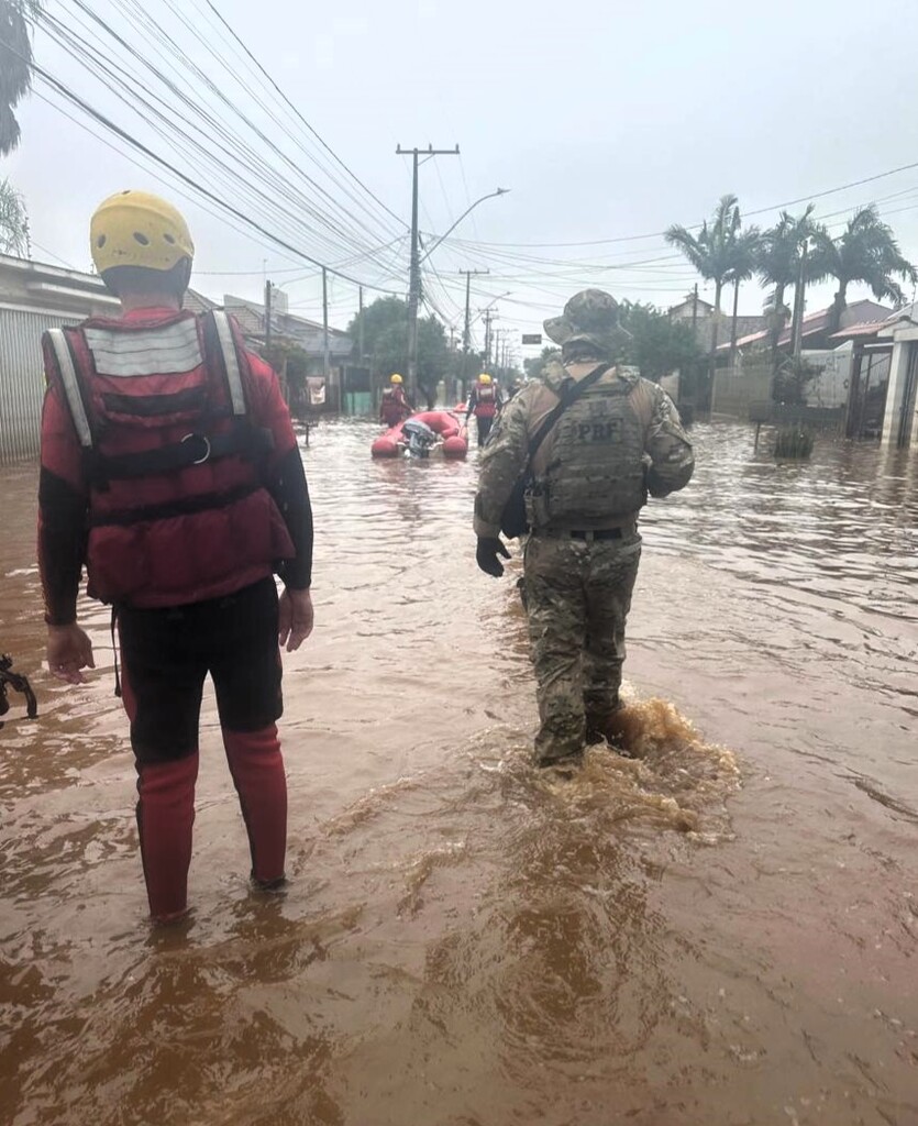PRFs de SC seguem fazendo resgates de pessoas e animais no Rio Grande do Sul