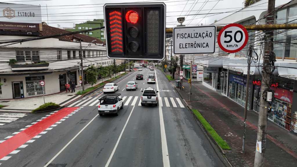 Multas de trânsito em Blumenau somam quase R$ 1 milhão por mês