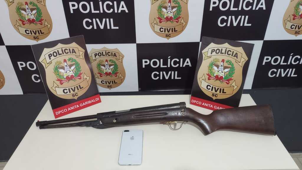 Polícia Civil apreende arma de fogo e investiga envolvimento de menores de idade