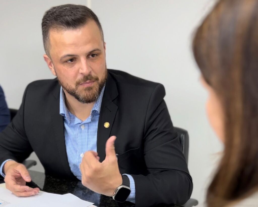 Lucas Neves e Carmen Zanotto discutem o tratamento dos dependentes químicos em SC