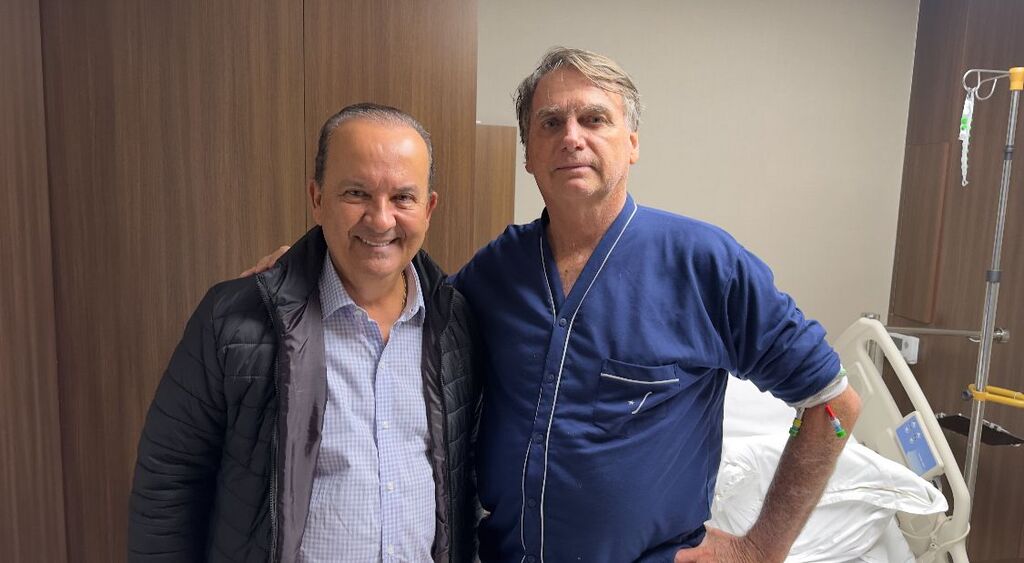 Jorginho Mello visita Bolsonaro no hospital, em São Paulo