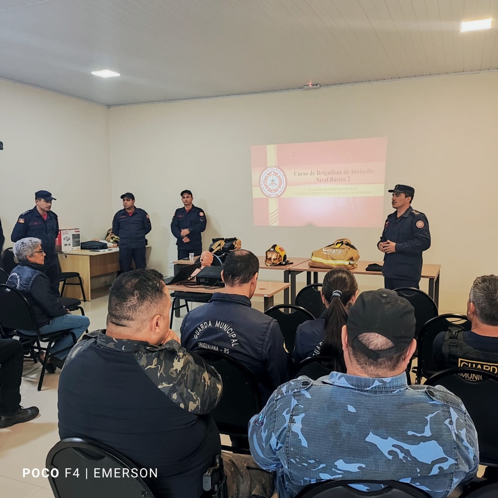 Curso capacita voluntários contra incêndio nos abrigos