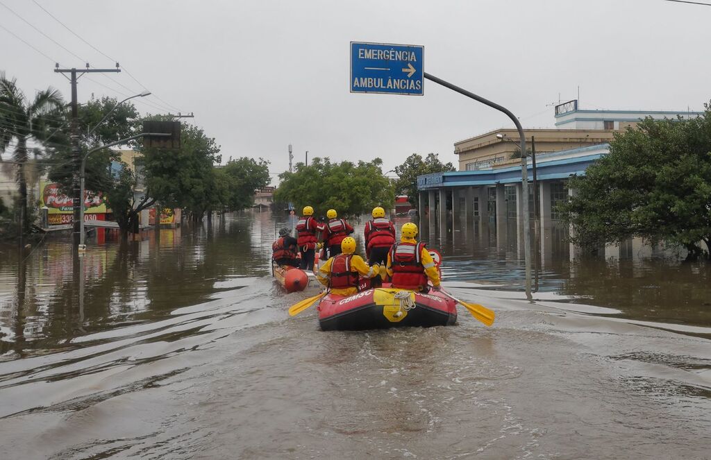 Santa Catarina amplia ajuda ao Rio Grande do Sul com profissionais e equipamentos em várias frentes