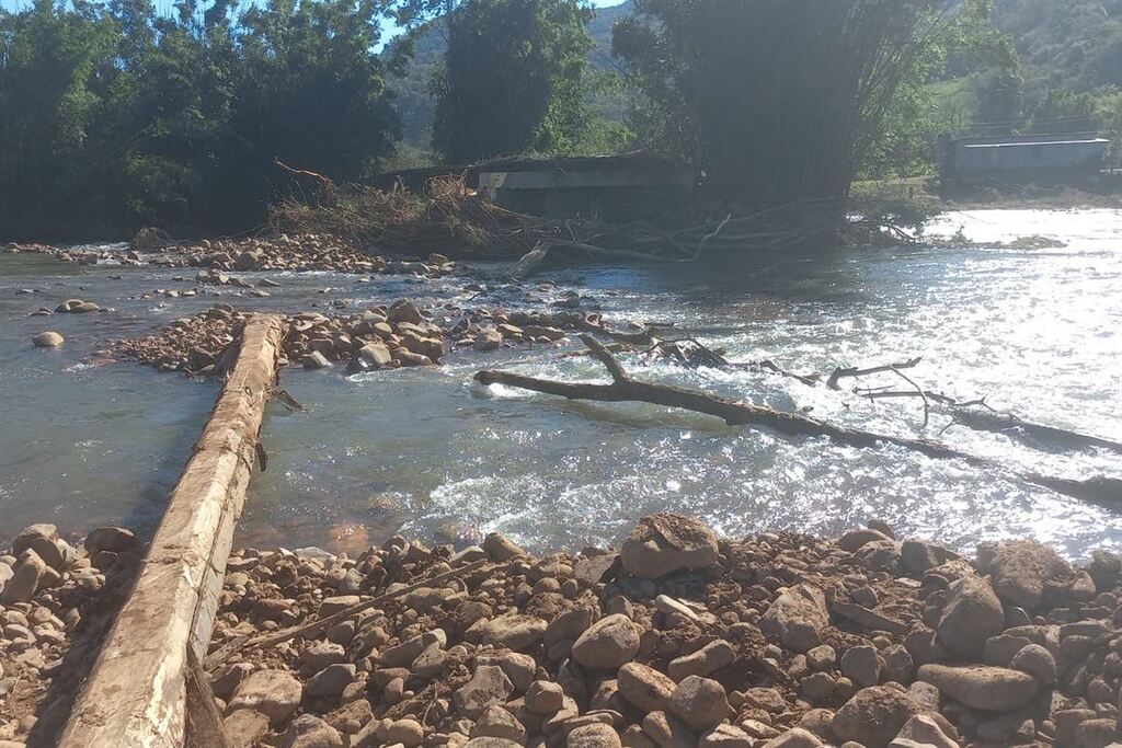 título imagem Ministro Paulo Pimenta anuncia R$ 9,6 milhões para a reconstrução das pontes e estradas atingidas pelas enchentes em Santa Maria