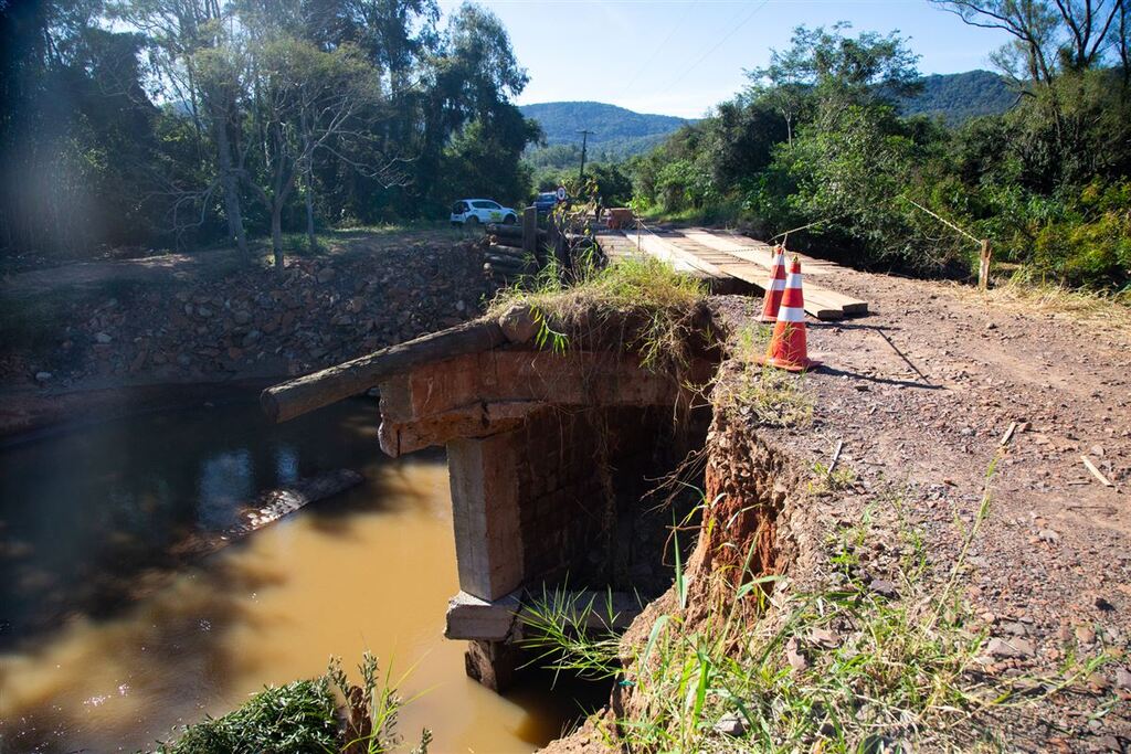 Ministro Paulo Pimenta anuncia R$ 9,6 milhões para a reconstrução das pontes e estradas atingidas pelas enchentes em Santa Maria
