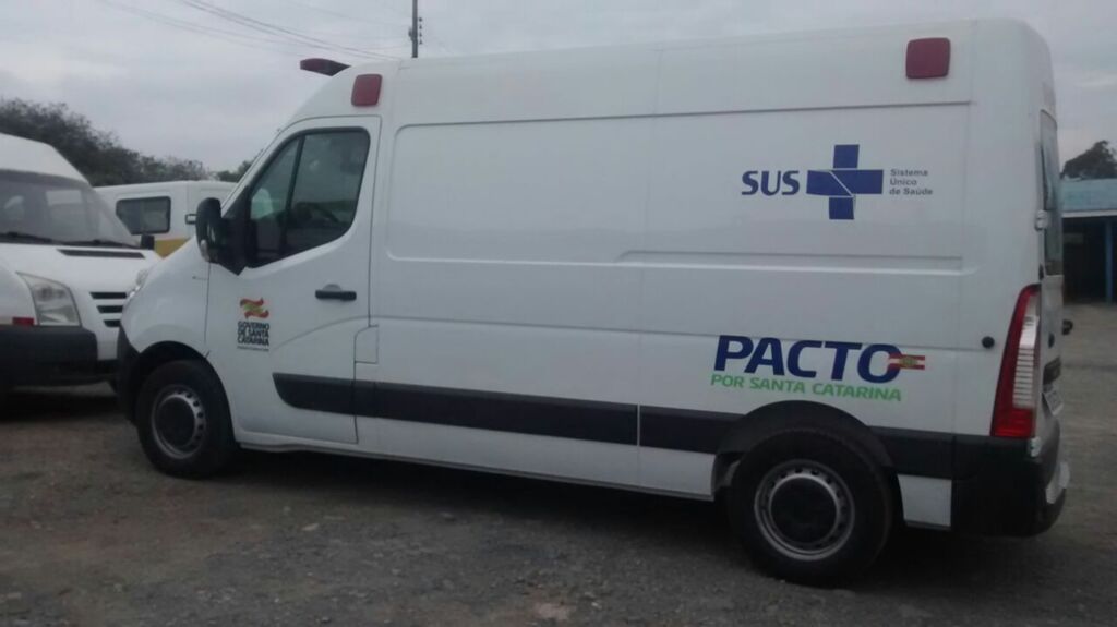 Otacílio Costa recebe ambulância do governo estadual