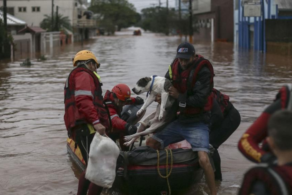 (Imagem ANSELMO CUNHA/AFP) - Chega a 151 o número de mortos na enchente do Rio Grande do Sul