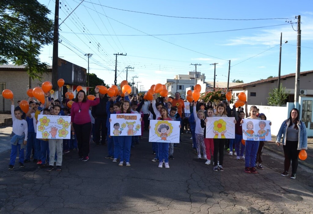 Municípios catarinenses se mobilizam para conscientizar sobre o Maio Laranja