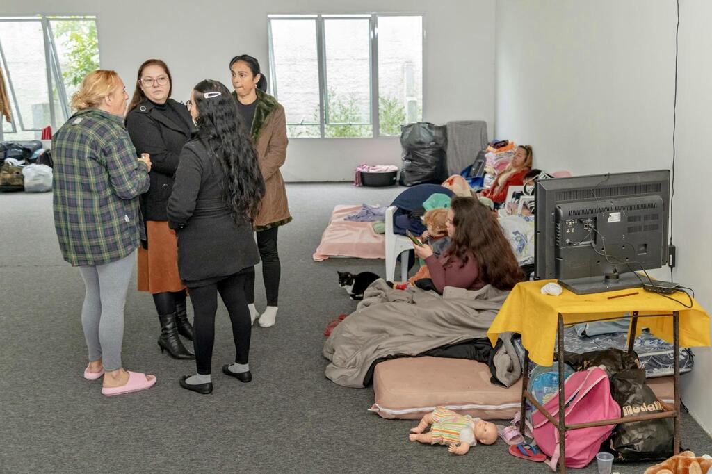 PREFEITURA DE PASSO DE TORRES ATENDE FAMÍLIAS ATINGIDAS PELAS CHUVAS E MONITORA ÁREAS CRÍTICAS