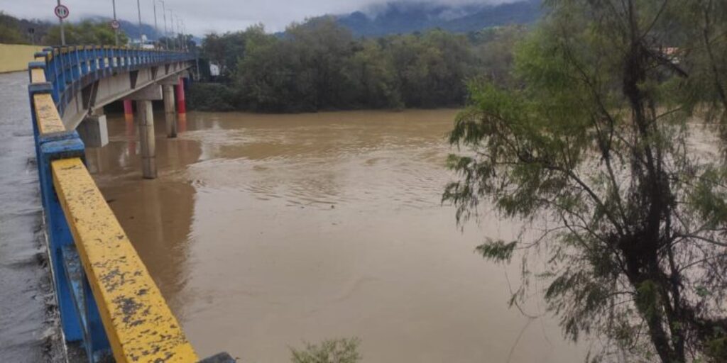 Defesa Civil prevê enchente de até 7,5 metros em Rio do Sul