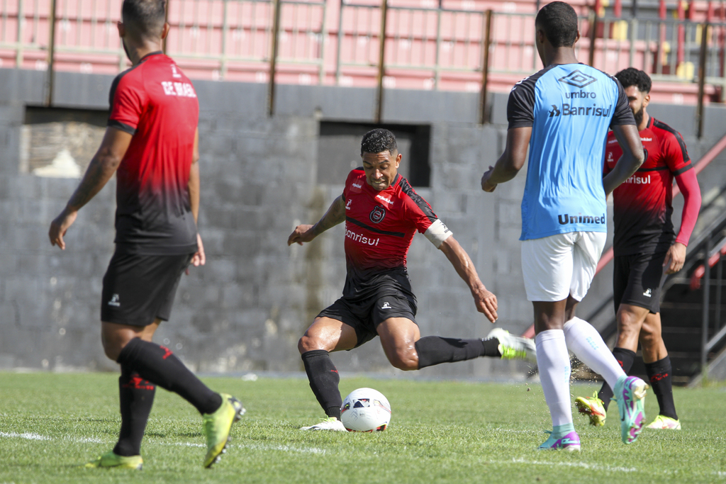 Foto: Italo Santos - Especial DP - Tinga participou de 11 jogos com a camisa rubro-negra desde o Gauchão