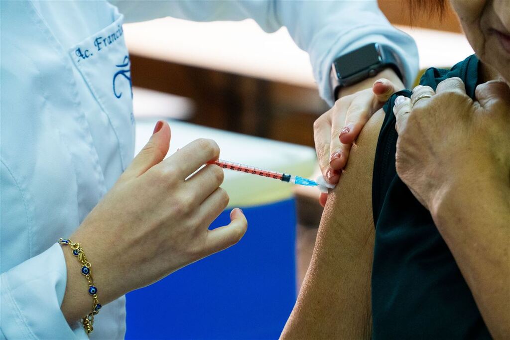 Doenças comuns após desastres podem ser evitadas; veja onde se imunizar em Santa Maria