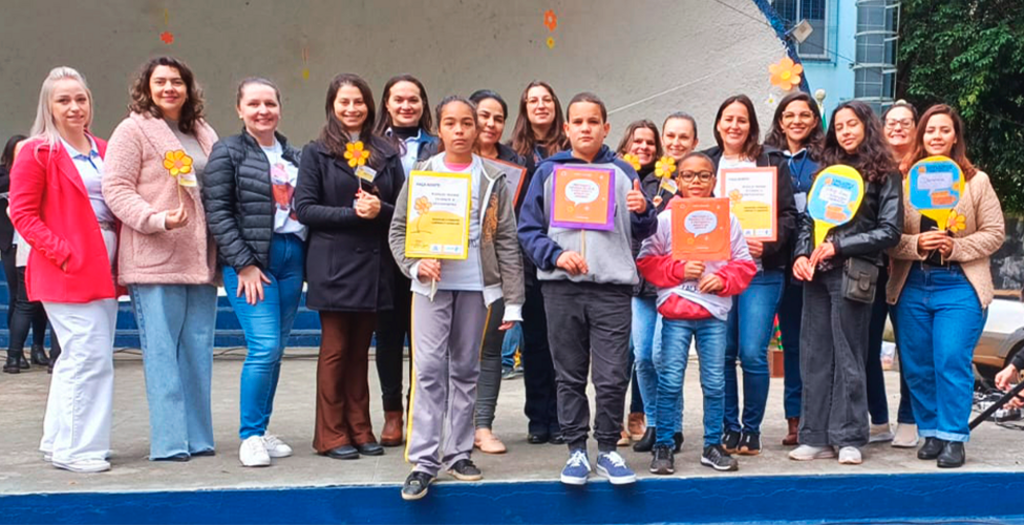 Crianças do Serviço de Convivência CONVIVA participam da Caminhada Faça Bonito e promovem Conscientização
