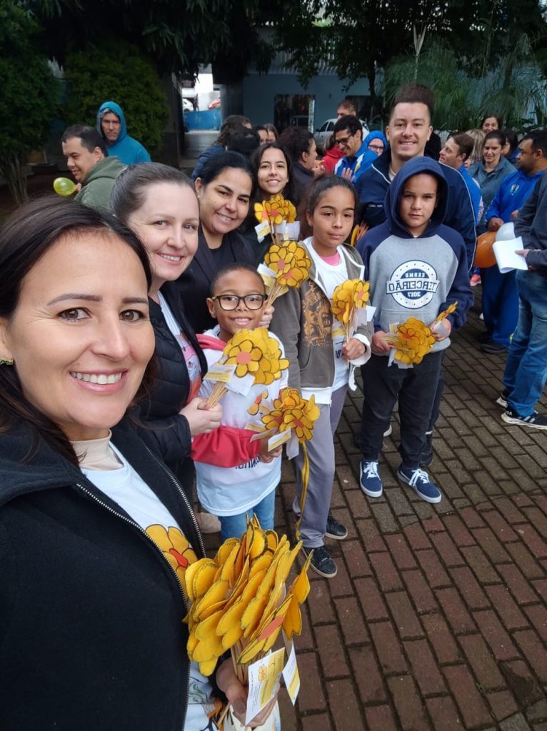 Crianças do Serviço de Convivência CONVIVA participam da Caminhada Faça Bonito e promovem Conscientização