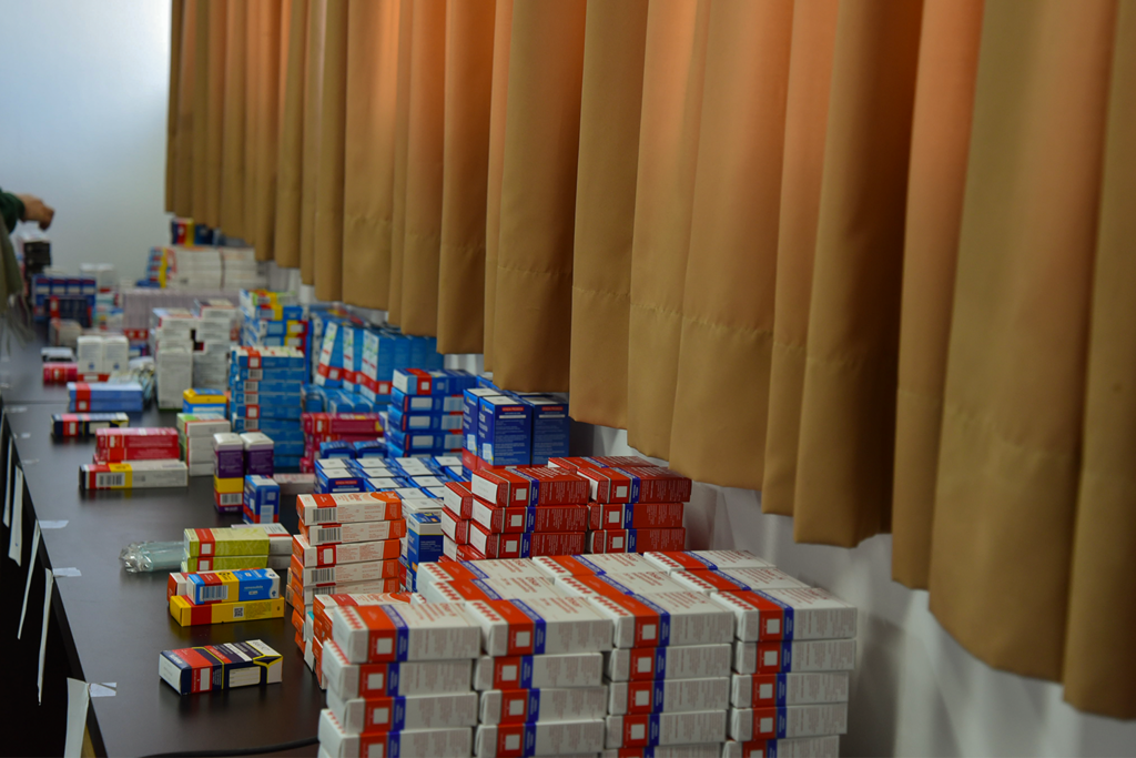 título imagem Curso de Farmácia da UFN distribui medicamentos para os afetados pelas enchentes