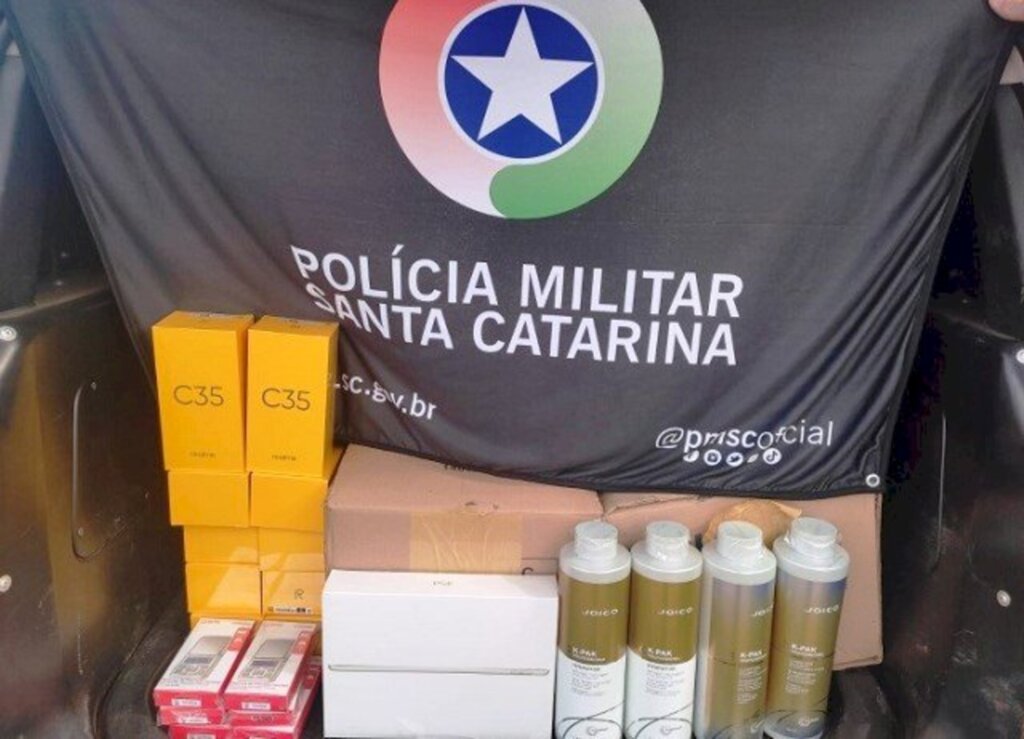 Mercadorias contrabandeadas são apreendidas