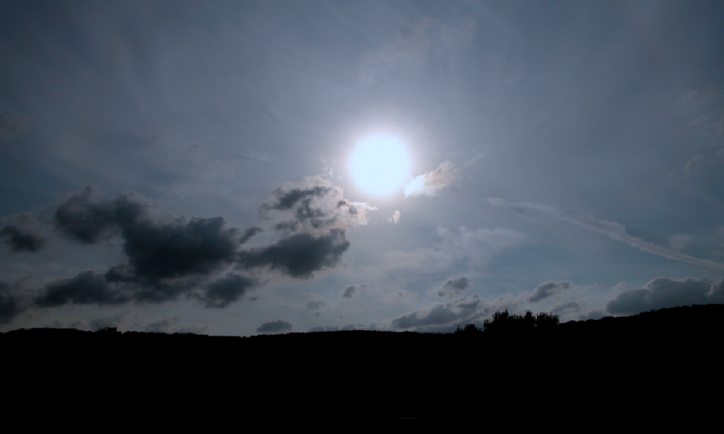 Sol retorna após dias de chuva em Santa Catarina e temperaturas sobem