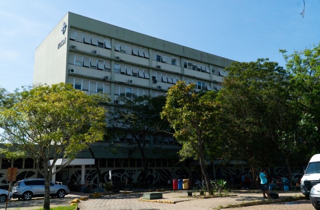Hospital Universitário de Santa Maria contratará 128 profissionais para abrir mais 10 leitos de UTI