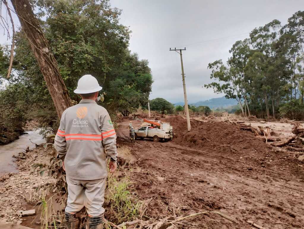 Força-tarefa da Celesc já restabeleceu o fornecimento de energia em cerca de 30 localidades no Rio Grande do Sul