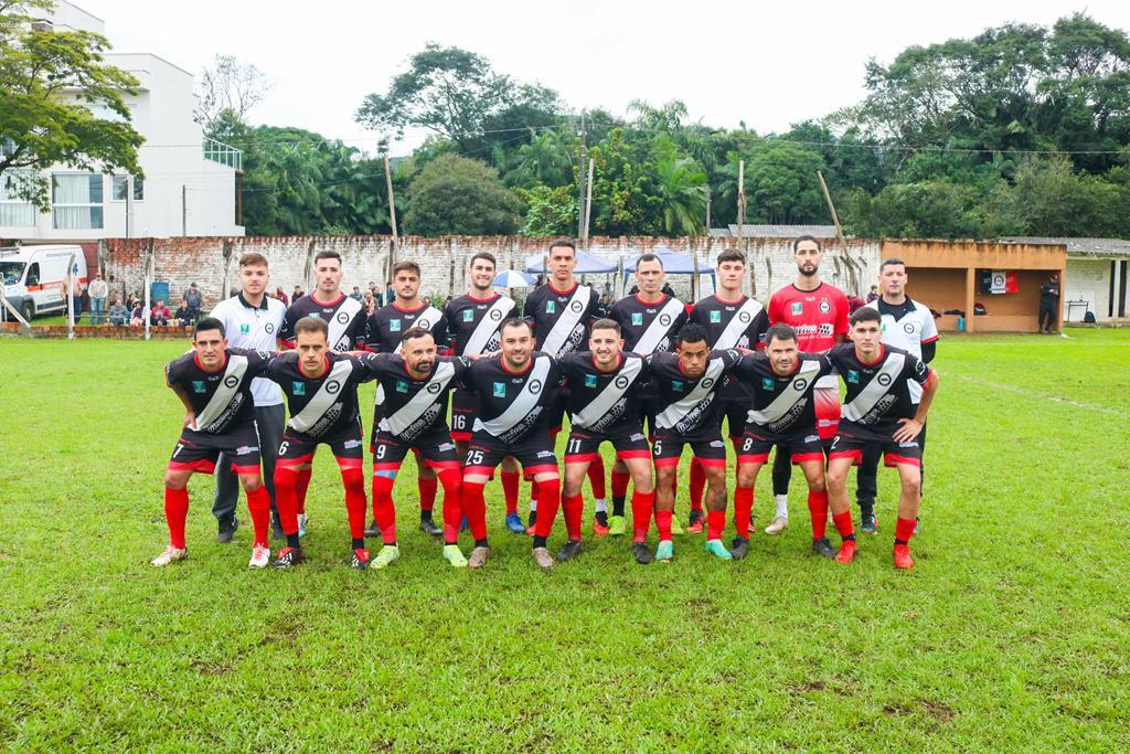 ESTÂNCIA/MÃE DOS HOMENS CONQUISTA O TÍTULO DO CAMPEONATO MUNICIPAL DE FUTEBOL EM PRAIA GRANDE