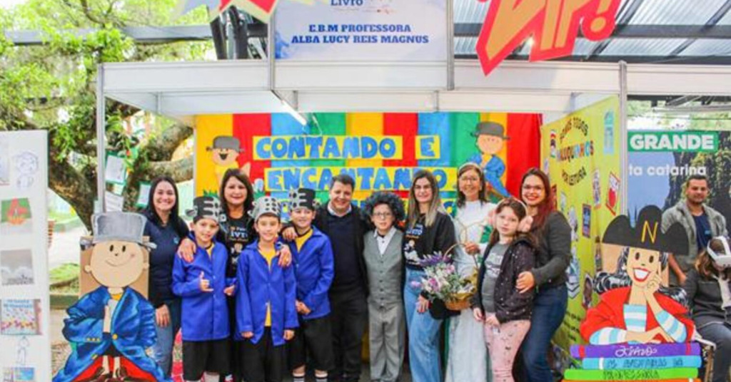 VIII FEIRA DO LIVRO ATRAI GRANDE PÚBLICO COM BRILHO E INCENTIVO A CULTURA  EM PRAIA GRANDE