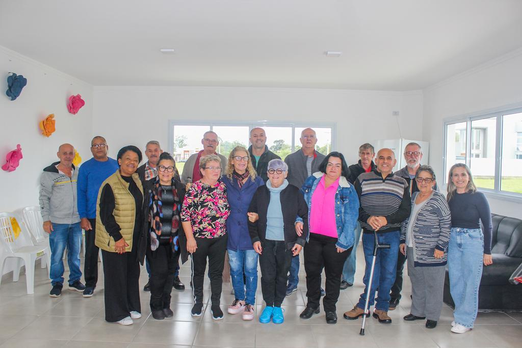 ELEITOS OS NOVOS MEMBROS  DA DIRETORIA DA APAE DE PASSO DE TORRES
